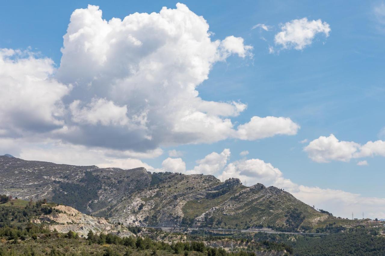 Apartments Villa Salona Sky Екстер'єр фото